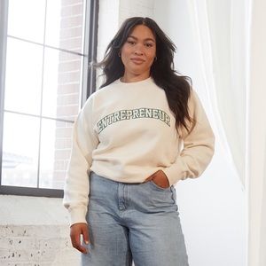 NWT Redwood Classics Entrepreneur Crewneck in Beige